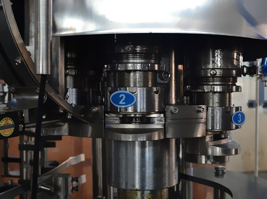 Fully Automatic Liquid Bottle Wine Filling Machine in 380V for PET Bottle Glass Bottle
