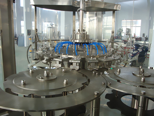 Full Automatically PET Water Bottle Filling Machine , Mineral Water Liquid Filling Equipment 6000-8000BPH