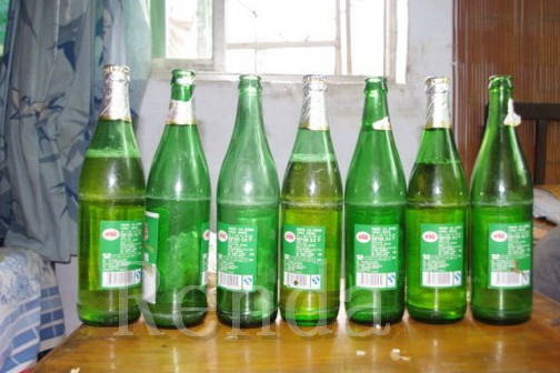 電気フル オートマチック ガラスによってびん詰めにされるワインのウォッカ ビール充填機