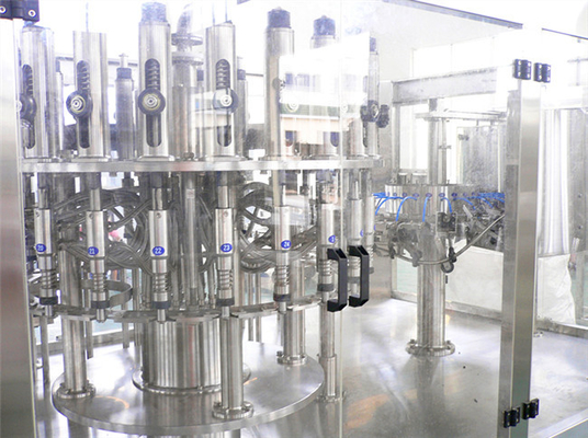 ジュース水ビール ワインの機械類のためのフル オートの液体のびんジュースの充填機